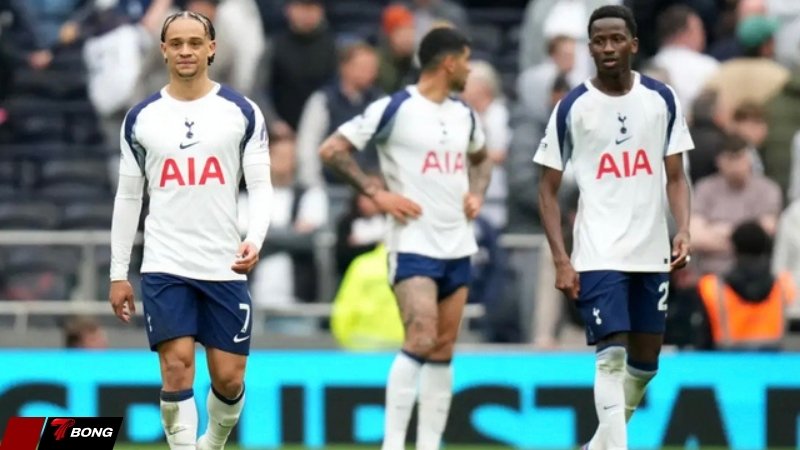 Tương lai mịt mờ với Tottenham đang đày rẫy khủng hoảng